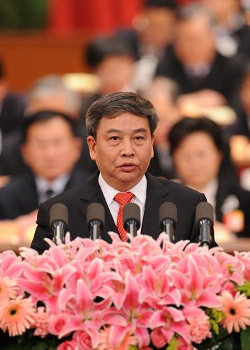 3月10日,全国政协十一届三次会议在北京人民大会堂举行第四次全体会议。这是朱振中委员作《狠刹搞形式 唱高调 耍花架子的不正之风》的发言。 新华社记者 黄敬文 摄