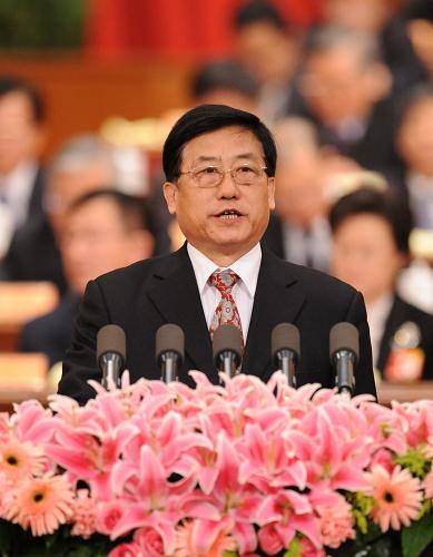 3月10日,全国政协十一届三次会议在北京人民大会堂举行第四次全体会议。这是张化本委员作与蔡耀军委员《加大行政信息公开与监督力度》的联合发言。 新华社记者 黄敬文 摄