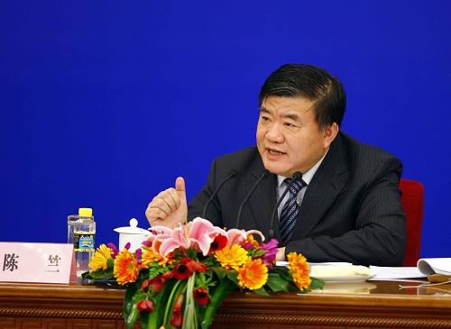 这是陈竺在回答记者提问。新华社记者 陈建力摄