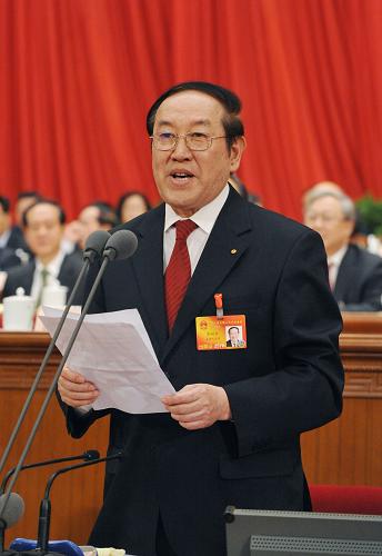 3月11日,十一届全国人大三次会议在北京人民大会堂举行第四次全体会议。蒋树声主持会议。新华社记者 李学仁摄
