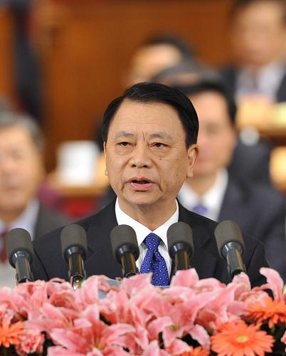 这是杨岐委员作《实施国家战略 推动核电出口 打造核电强国》的发言。新华社记者 王晔 摄