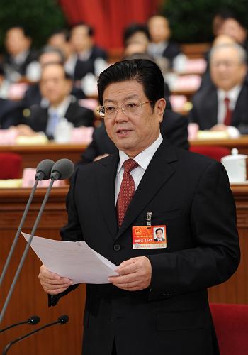 3月10日,十一届全国人大四次会议在北京人民大会堂举行第二次全体会议。这是王兆国主持会议。新华社记者 马占成 摄