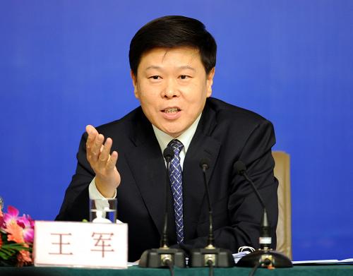 3月9日,王军回答记者提问。新华社记者 杨世尧 摄