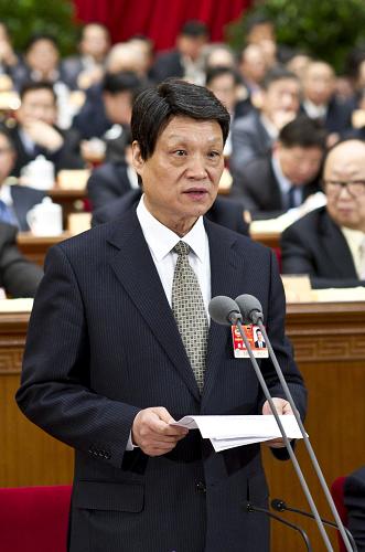 3月10日,全国政协十一届四次会议在北京人民大会堂举行第四次全体会议。这是陈宗兴主持会议。新华社记者 李学仁 摄