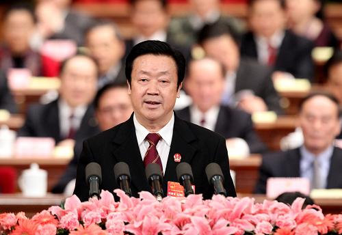 3月11日,十一届全国人大四次会议在北京人民大会堂举行第三次全体会议。最高人民法院院长王胜俊作最高人民法院工作报告。新华社记者 丁林 摄