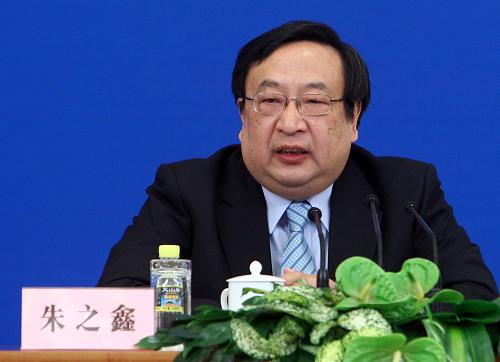 3月6日,国家发展和改革委员会副主任朱之鑫在回答记者提问。新华社记者 邢广利 摄