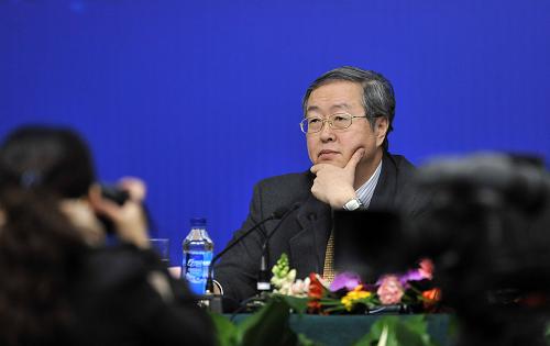这是周小川在记者会上。 新华社记者 王鹏 摄