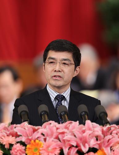 3月10日,全国政协十一届五次会议在北京人民大会堂举行第三次全体会议。这是欧阳明高委员代表民盟中央作《坚定不移地加速推进社会保障体系建设》的发言。 新华社记者 丁林 摄