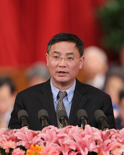 3月10日,全国政协十一届五次会议在北京人民大会堂举行第三次全体会议。这是蔡达峰委员代表民进中央作《推进基本公共教育服务均等化 夯实社会公平的基石》的发言。新华社记者 丁林 摄