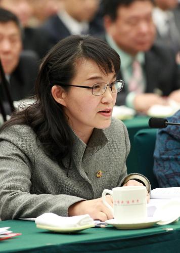 全国政协委员肖红认为,应科学实施基本药物制度,转变“以药养医”机制,实现人人享有基本卫生服务的目标。新华社记者 庞兴雷 摄