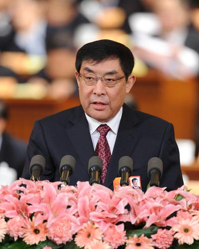 3月9日,全国政协十一届五次会议在北京人民大会堂举行第二次全体会议。这是马培华委员代表民建中央作《大力发展现代化服务业 推进产业结构调整》的发言。 新华社记者 谢环驰 摄