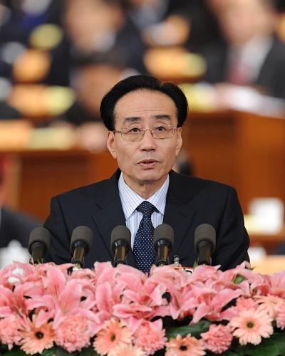 3月9日,全国政协十一届五次会议在北京人民大会堂举行第二次全体会议。这是卢步东委员作《土地出让收入应该好好管一管》的发言。 新华社记者 庞兴雷 摄
