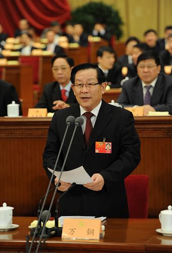 3月9日,全国政协十一届五次会议在北京人民大会堂举行第二次全体会议。全国政协副主席万钢主持会议。 新华社记者 马占成 摄