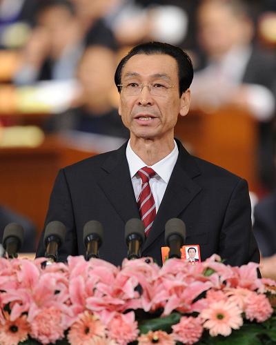 3月9日,全国政协十一届五次会议在北京人民大会堂举行第二次全体会议。这是伏来旺委员代表全国政协民族和宗教委员会、内蒙古自治区政协作《工业化城镇化进程中的“三牧”问题》的发言。 新华社记者 谢环驰 摄