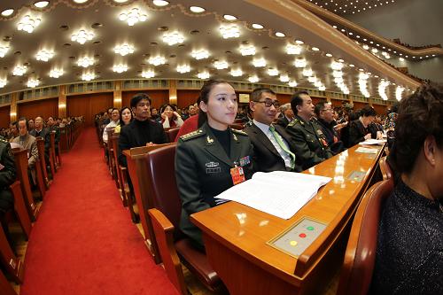 3月3日,中国人民政治协商会议第十二届全国委员会第一次会议在北京人民大会堂开幕。这是全国政协委员在听会。新华社记者李刚摄