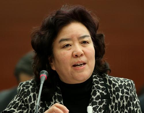 全国人大代表谢红建议,应采用市场倒逼的方式监管食品安全,让原料、加工、生产、销售等环节均对市场负责,有效保障食品安全。新华社记者 陈建力 摄
