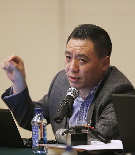 全国政协委员王康强调,要调整和优化教育结构,教育经费的发放要有预见性,教育经费安排与教育发展规划要合理匹配,并做好教育经费使用的审计监察工作,确保严格执行。新华社记者 鞠鹏 摄