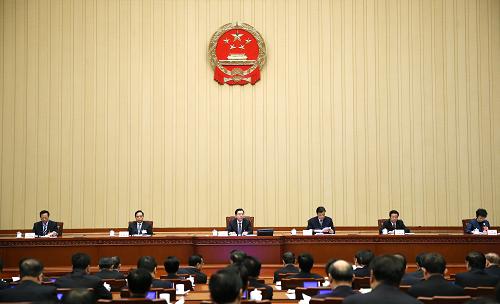 3月15日,十二届全国人大一次会议主席团在北京人民大会堂举行第七次会议。 主席团常务主席张德江主持会议。 新华社记者兰红光摄
