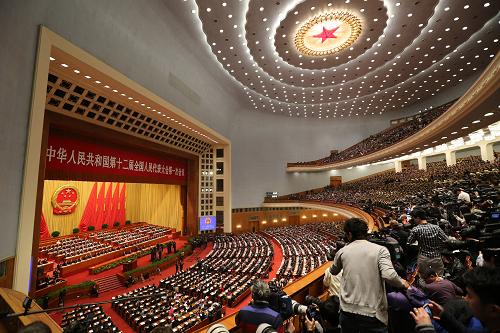3月5日,第十二届全国人民代表大会第一次会议在北京人民大会堂开幕。新华社记者 丁林 摄