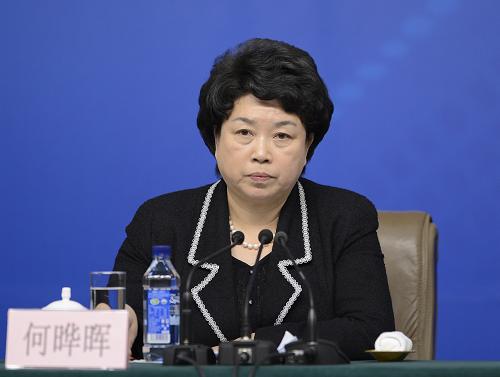 这是何晔晖在记者会上。新华社记者 王鹏 摄
