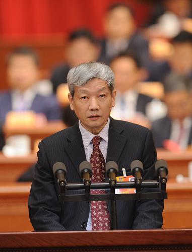 3月8日,全国政协十二届一次会议在北京人民大会堂举行第三次全体会议。这是马大龙委员代表九三学社中央作《优化科技资源配置 提高科技投入效率》的发言。 新华社记者 张铎 摄