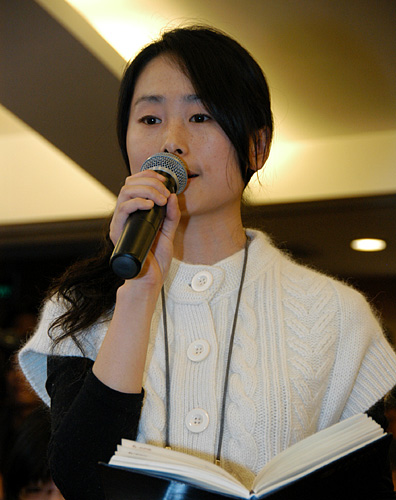 2008年3月10日,在梅地亚新闻中心三层第七会议室,全国政协委员何丕洁