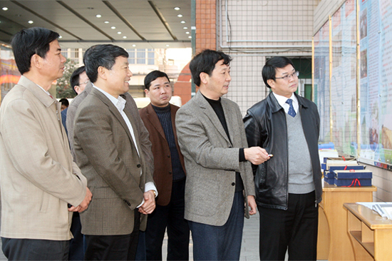 部长,国家土地总督察徐绍史在江西赣县县委常委专题民主生活会上强调