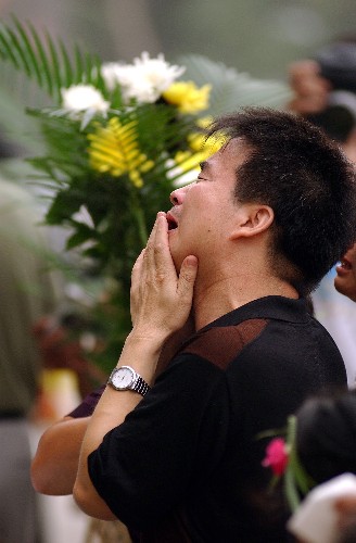 河北各界集会纪念唐山抗震30周年