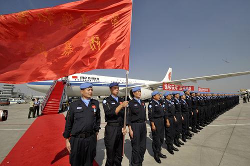 中国第七支赴海地维和警察防暴队凯旋