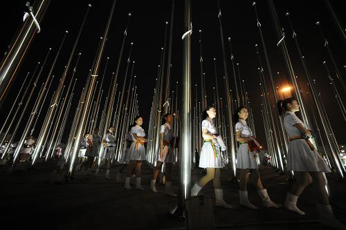 上海世博会举行降旗仪式