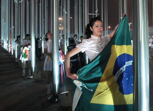 上海世博会举行降旗仪式