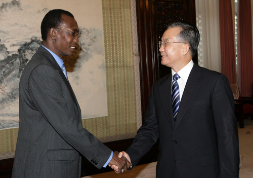 温家宝会见乍得总统