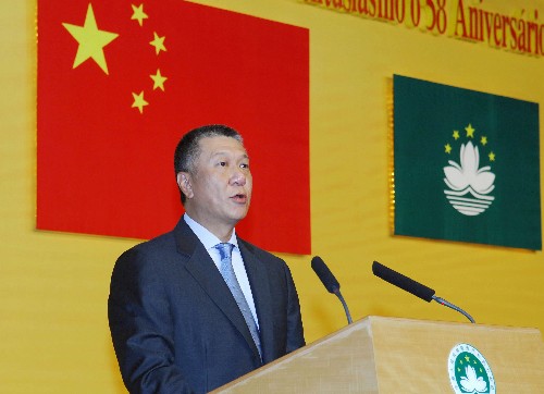     10月1日,澳门特区行政长官何厚铧在国庆酒会上