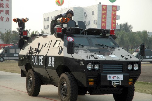 海口特警有了防暴装甲车