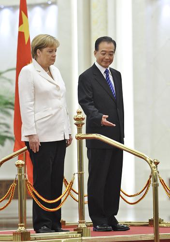 温家宝举行仪式欢迎默克尔访华