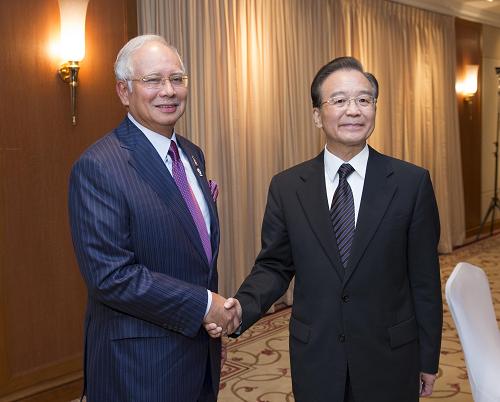 11月18日,中国国务院总理温家宝在金边会见马来西亚总理纳吉布。新华社记者 王晔 摄