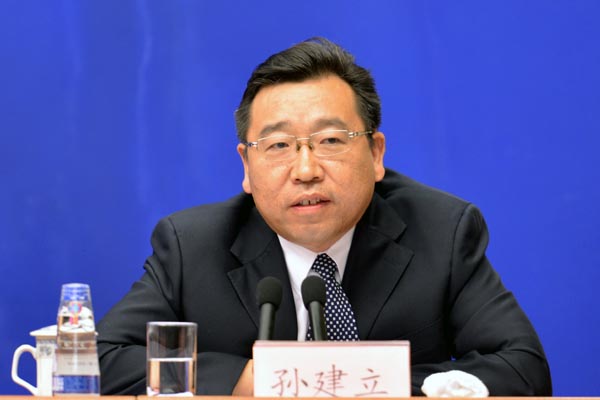 人力资源社会保障部专业技术人员管理司司长孙建立答记者问