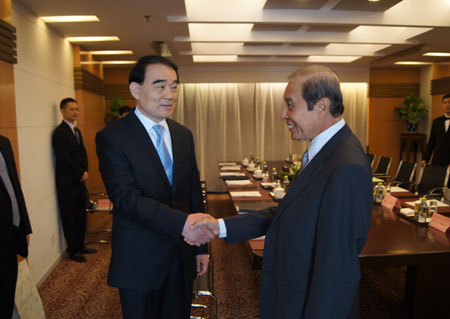 外交部副部长李保东会见老挝国家主席府部长