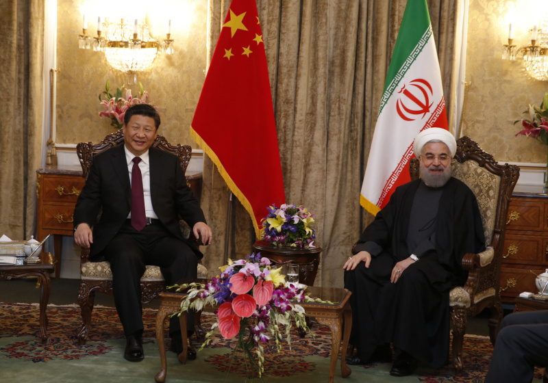 1月23日，国家主席习近平同伊朗总统鲁哈尼在德黑兰萨德阿巴德王宫举行会谈。
