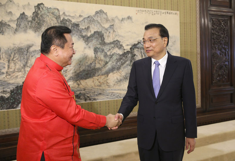 国务院总理李克强5月19日下午在中南海紫光阁会见菲律宾众议长阿尔瓦雷兹。