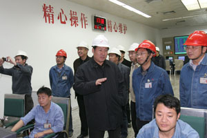 赵铁锤在贵州检查重点煤矿企业隐患排查治理工作。 事故调查组考察比德煤业公司隐患排查治理进展情况