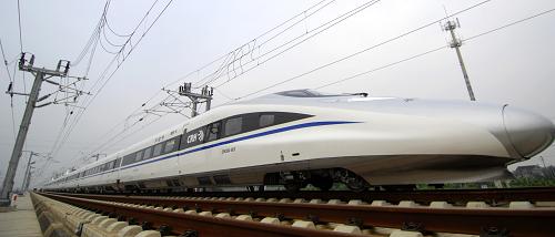 图为一列国产“和谐号”CRH380A新一代高速动车组(10月20日摄)。沪杭高铁开通在即,国产“和谐号”CRH380A新一代高速动车组进入正式运营前的最后调试阶段。据了解,CRH380A型动车组是我国最新研制的、具有自主知识产权、目前世界上运营速度最快、科技含量最高的高速列车,在多个方面进行了系统创新,达到世界领先水平。新华社记者 鞠焕宗 摄