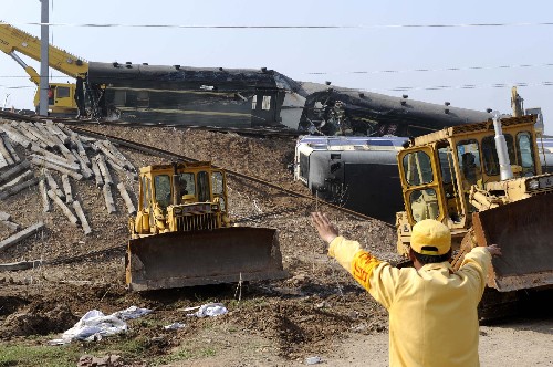 胶济铁路各方积极组织力量加紧救援