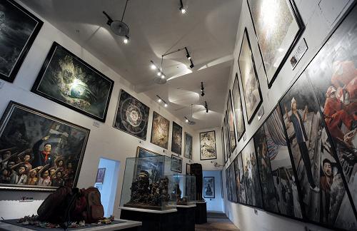 这是汶川大地震博物馆美术作品馆。新华社记者 江宏景摄