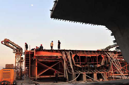 国内最大的钢箱梁总拼装基地青岛投产