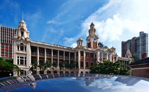 这是香港大学。香港大学于1911年建校,是香港最早的大学。作为香港最具传统的高等学府,香港大学近百年来为香港的繁荣与发展培养了众多精英人才。新华社记者 费茂华 摄