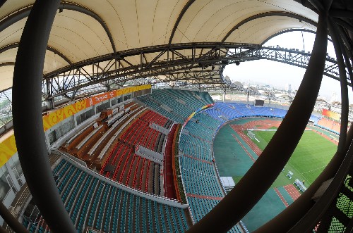 图为秦皇岛市奥体中心体育场观众席. 新华社记者 杨世尧 摄