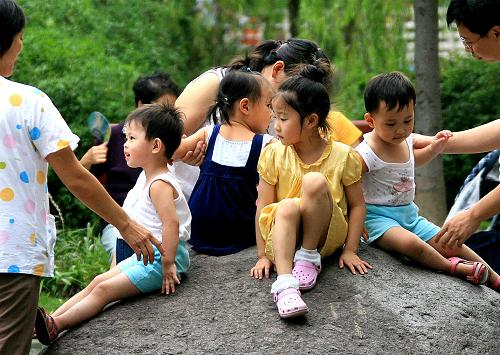 2024年上海常住人口_上海户口人数新增10.54万!2024落户政策即将收紧!(2)