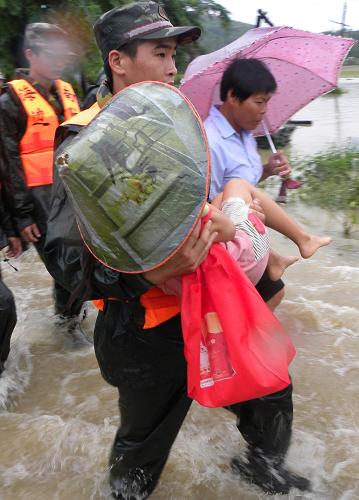 海南陵水小南平水库超警戒线