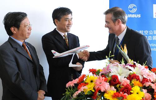 9月3日,嘉宾在交付仪式上。新华社记者刘海峰 摄